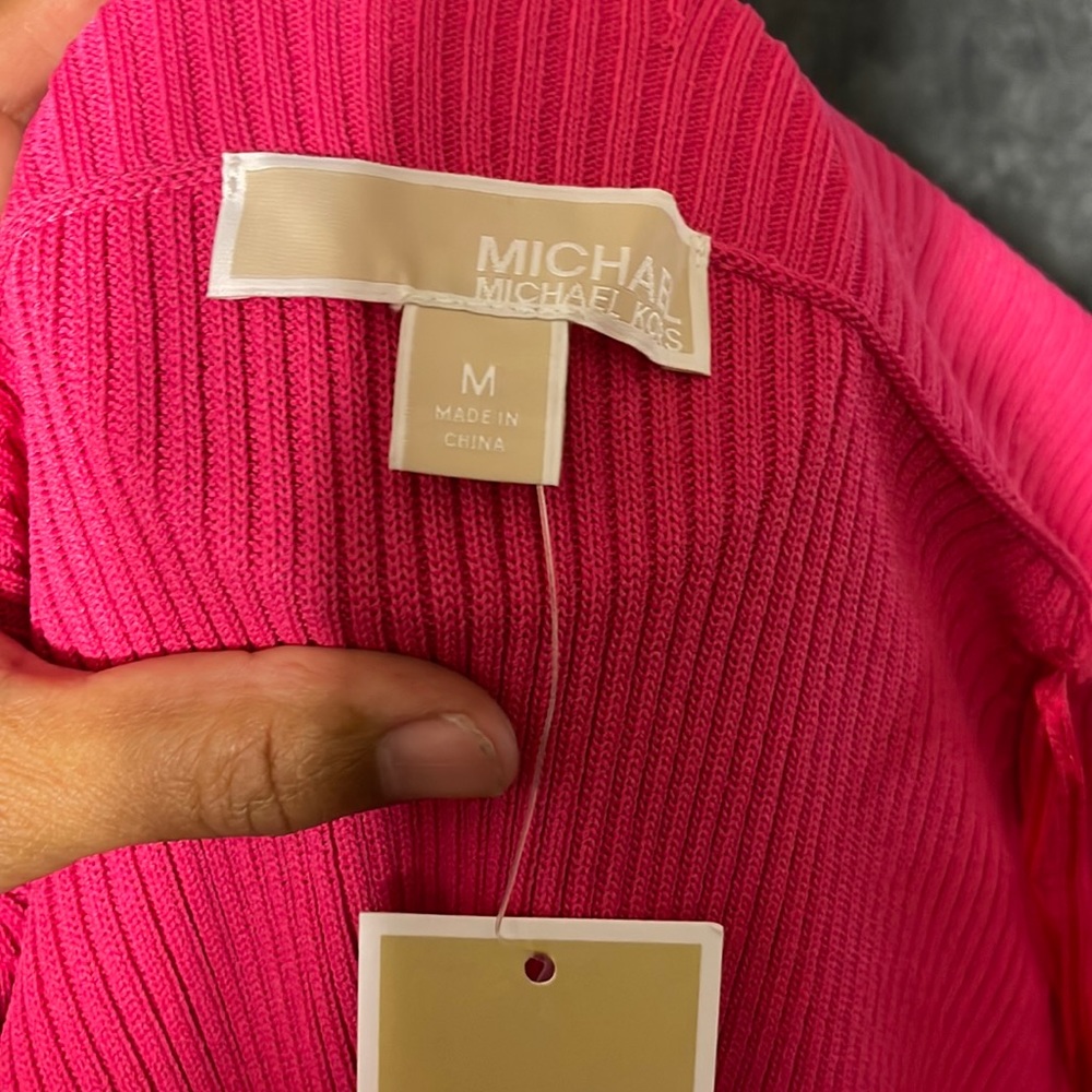 Beautiful poppin pink sweater